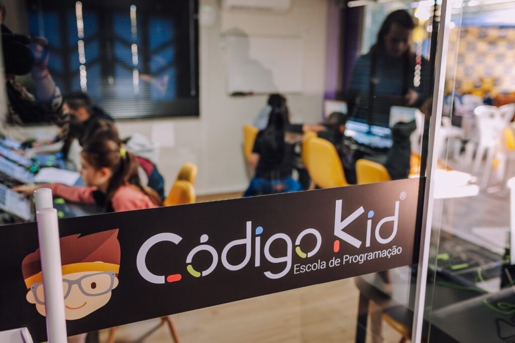 Escola de Robótica e Programação  Código Kid - Escola de Programação,  Robótica e Tecnologia