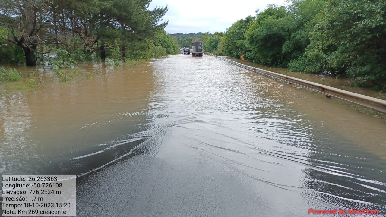 BR-280 está totalmente interditada entre Mafra e Três Barras