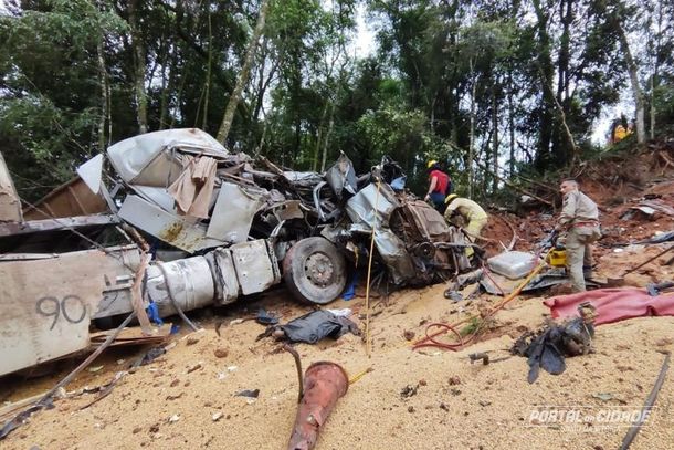 Saída de pista na BR-280 deixa parte do interior de Mafra sem energia