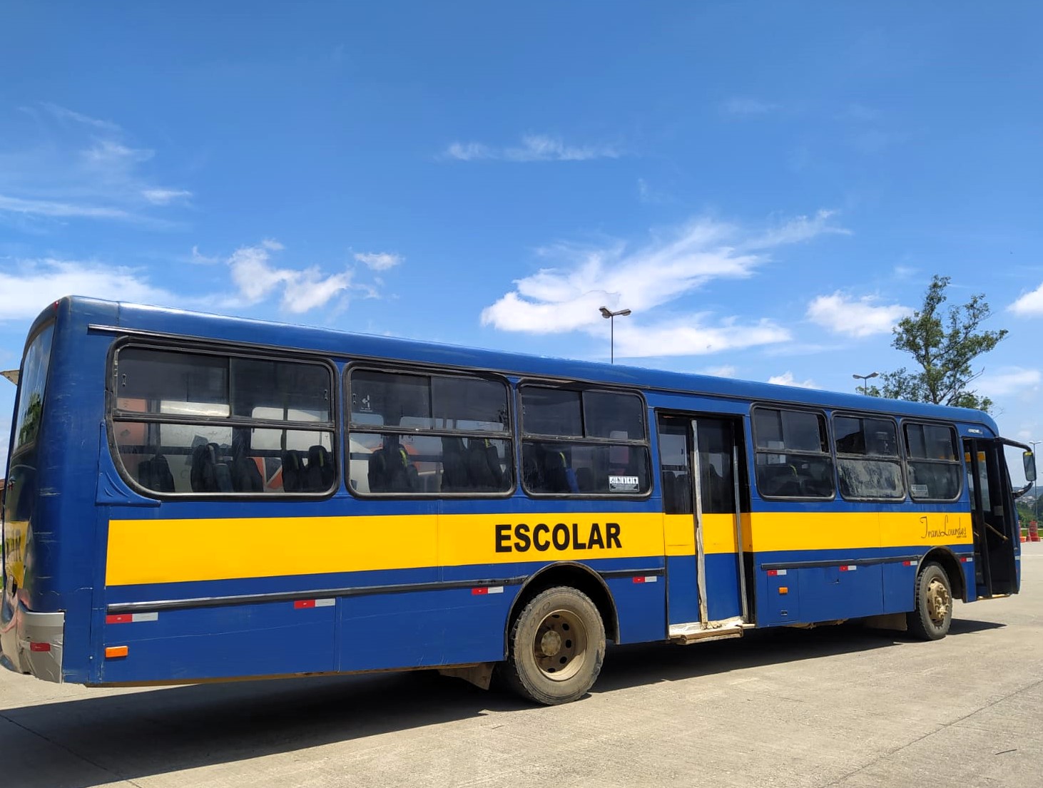 PRF flagra ônibus escolar transportando pessoas que voltavam de